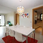 Spacious With 3 Pools & Gym
