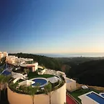 Appartement Spacious With 3 Pools & Gym