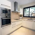 Spacious With 3 Pools & Gym