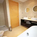 Appartement Spacious With 3 Pools & Gym