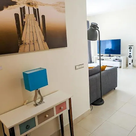 Lejlighed Spacious With 3 Pools & Gym *