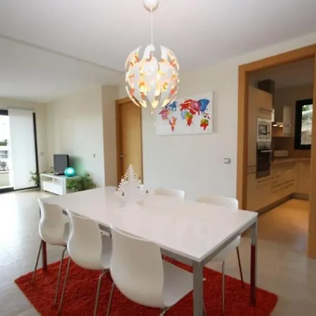 Spacious With 3 Pools & Gym