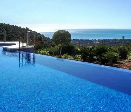 Spacious With 3 Pools & Gym Apartament Marbella