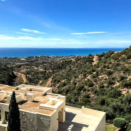 Spacious With 3 Pools & Gym Marbella