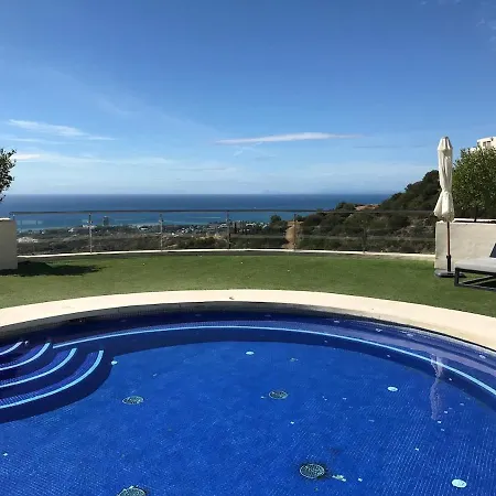 Spacious With 3 Pools & Gym * 마르베야