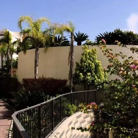 Spacious With 3 Pools & Gym Apartament