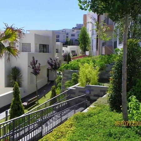 Spacious With 3 Pools & Gym Apartament