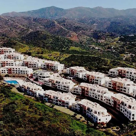 아파트 Spacious With 3 Pools & Gym *