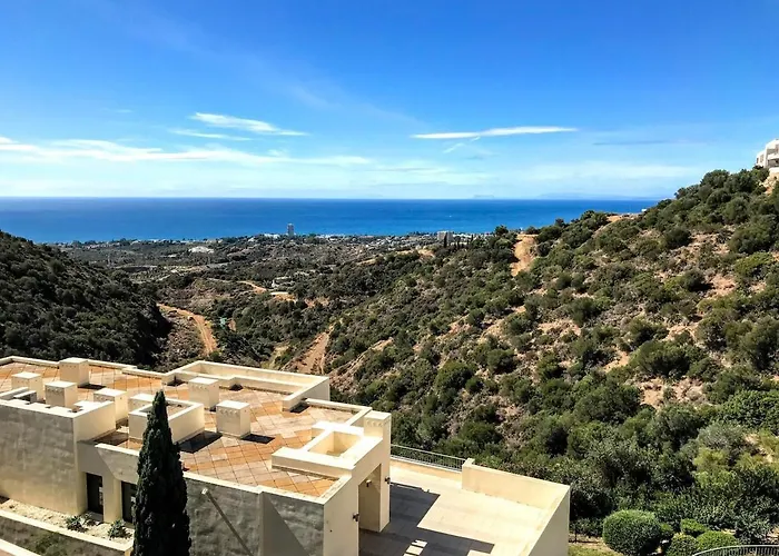 Spacious With 3 Pools & Gym Marbella