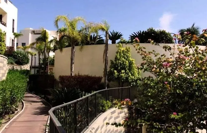 Spacious With 3 Pools & Gym Apartament