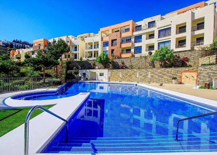 Spacious With 3 Pools & Gym Apartament *