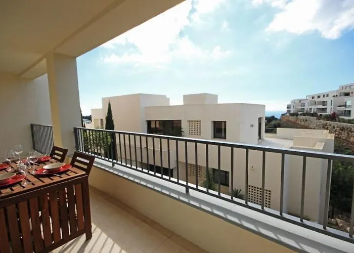 Spacious With 3 Pools & Gym Marbella