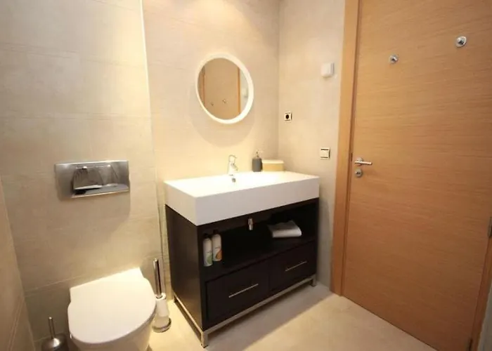 Spacious With 3 Pools & Gym Apartament